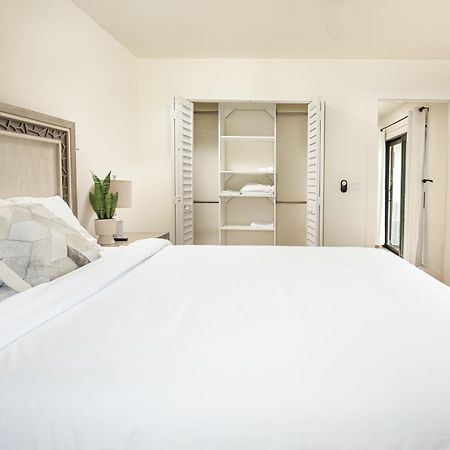 Black Vanilla - Stylish Symphony 3Miles Downtown North North Naples Esterno foto