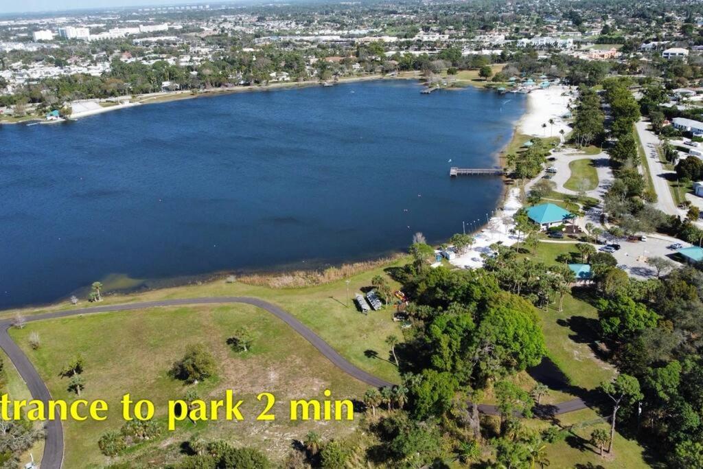 Black Vanilla - Stylish Symphony 3Miles Downtown North North Naples Esterno foto